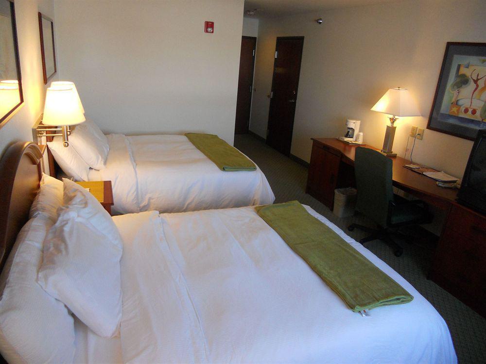 Crossings By Grandstay Inn & Suites Becker Ngoại thất bức ảnh