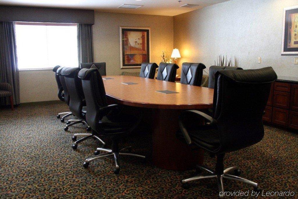 Crossings By Grandstay Inn & Suites Becker Kinh doanh bức ảnh