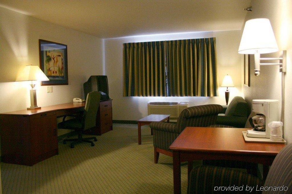 Crossings By Grandstay Inn & Suites Becker Phòng bức ảnh